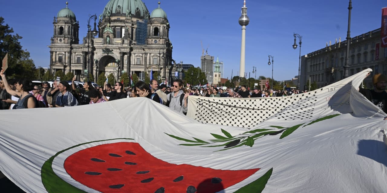 almanyada filistine destek yuruyusu 100 bin kisi katildi 61USsef5