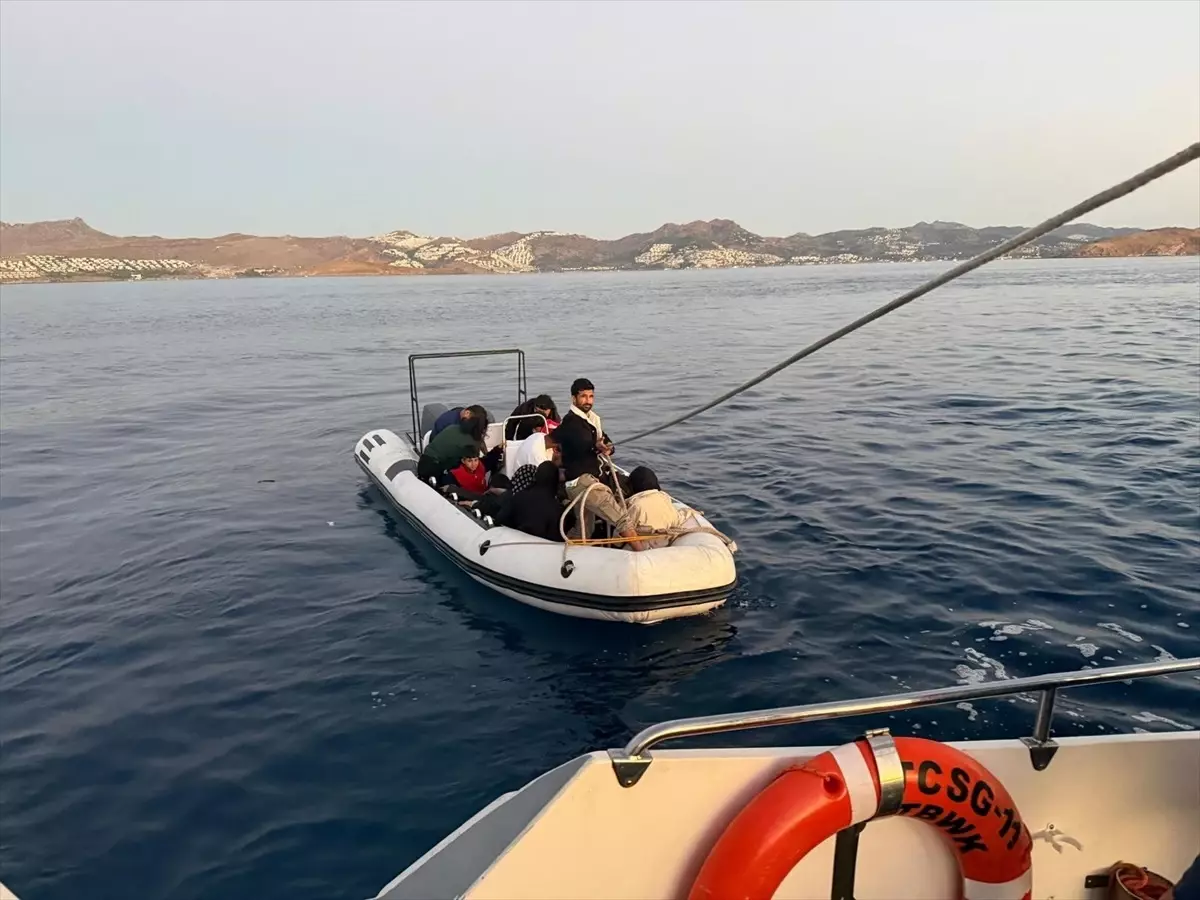 bodrum aciklarinda 17 duzensiz gocmen yakalandi ZNuB3XUM