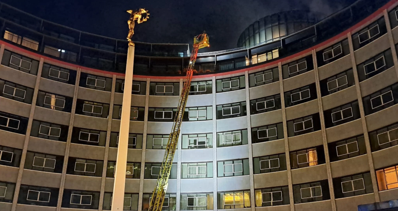 londrada eski bbc binasinda yangin ucqO3nB9