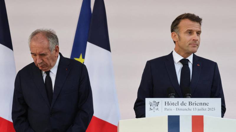 uc yilda dort basbakan degistiren fransada siyas kriz bitmiyor basbakan bayrou icin guven oylamasi huk metin dusmesi bekleniyor ijuZNW6s