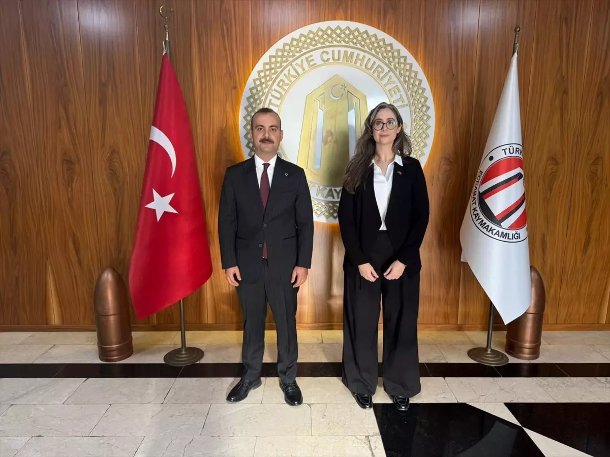 avustralyanin canakkale konsolosu laura wauchope kaymakam yenigunu ziyaret etti 5sOL3cNv.jpg