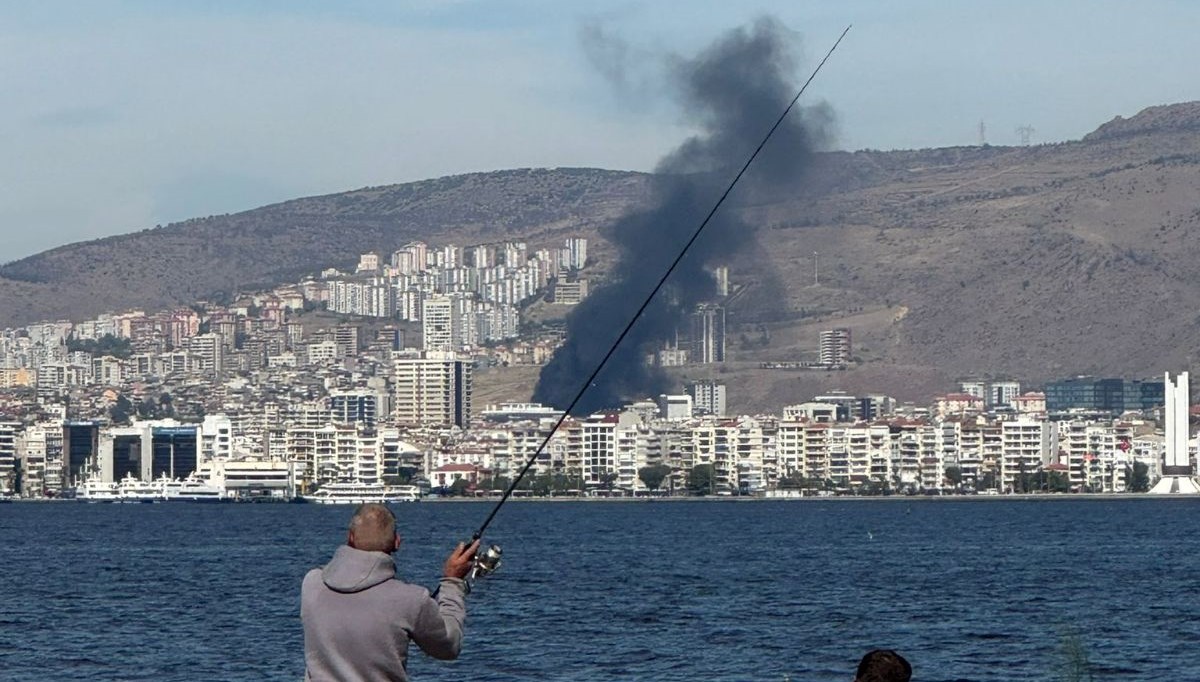 izmirde insaat atiklarindan yangin cikti XSZRbHVt.jpg