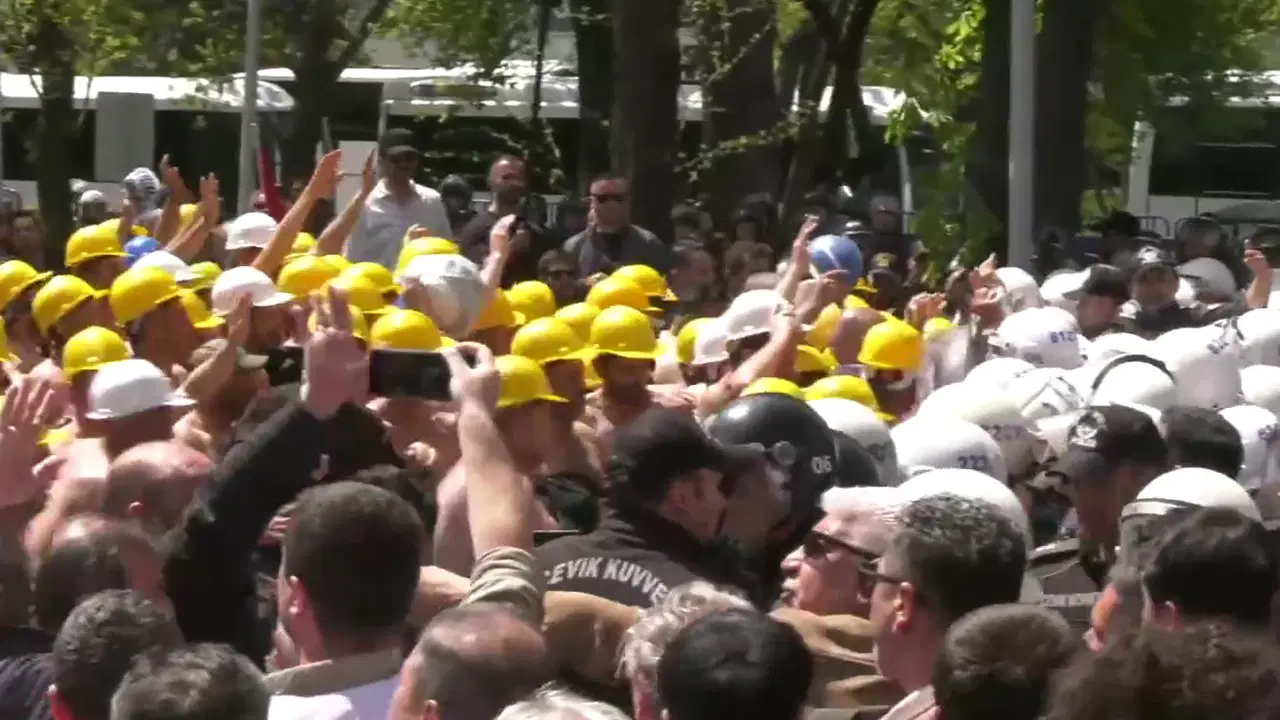 Ankara’da Maden İşçilerine Polis Müdahalesi: İki Sendika Yöneticisi Gözaltında