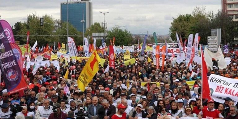 baskentte-1-mayista-gazete-ve-bildiri-yasagi-basina-sansur-kabul-edilemez-HhLb8XXn