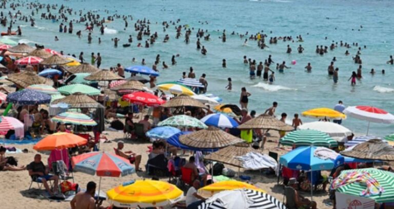 cebinde-euro-olmayana-lahmacun-yok-bayramda-tatil-icin-servet-gerekiyor-WaEt9D6W