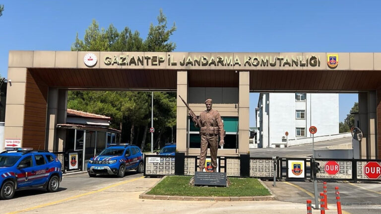 gaziantepte-aranan-2-bin-162-kisiyi-jandarma-yakaladi-SyMxwNtE