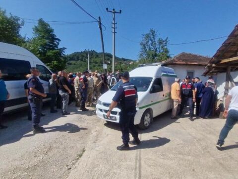 Duzce kan donduran olay tartistigi agabeyini bulamayinca yengesini oldurdu CDPpBfXl